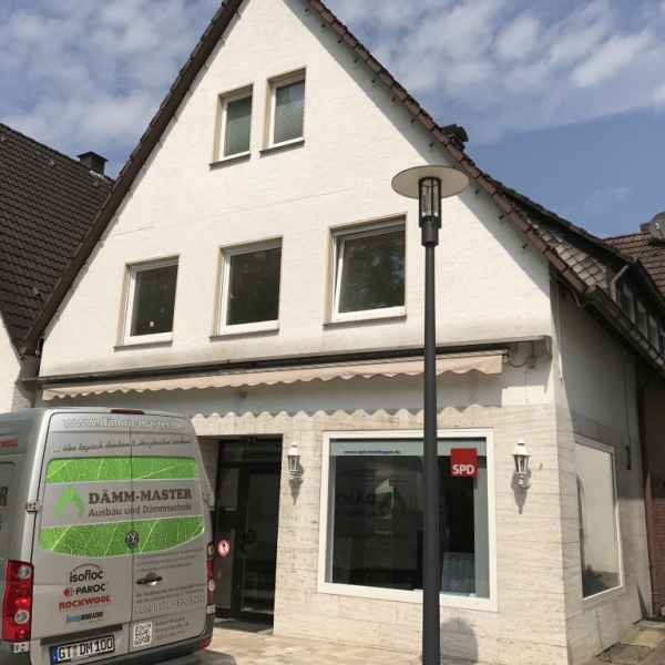 Geschäftshaus mit Granulat WLG 033 fertig ausgeblasen.