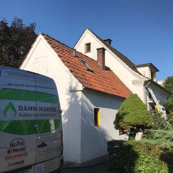 Luftschicht 8cm mit Knauf Supafil 035 gedämmt.