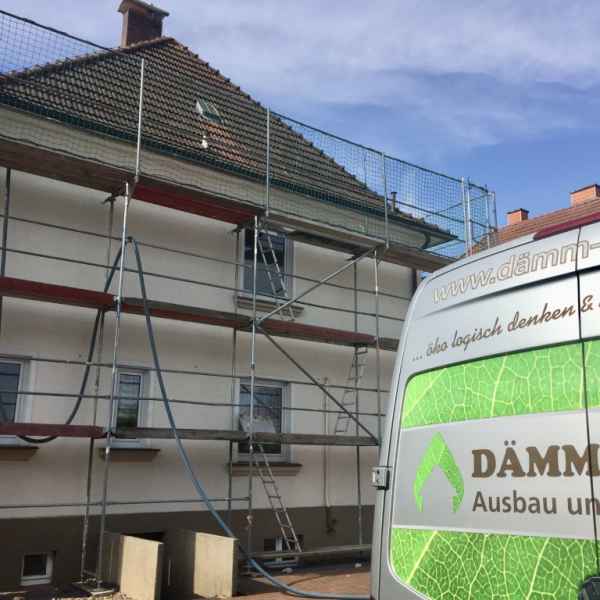 Einblasdämmung einer Außenwand mit WLG 033.