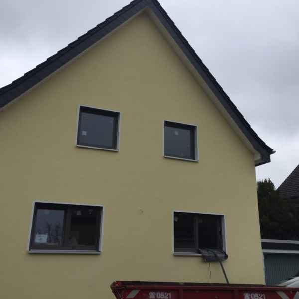 Zweischaliges Mauerwerk mit EPS Granulat WLG 033 verfüllt.