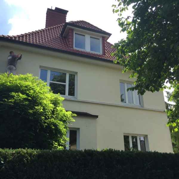 Zweischaliges Mauerwerk mit Isofloc Pearl WLG 033 gedämmt.