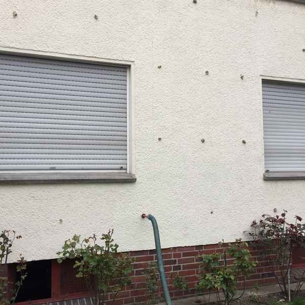 Verfüllen des Mauerwerks mit Knauf Supafil Cavity Wall WLG 034.