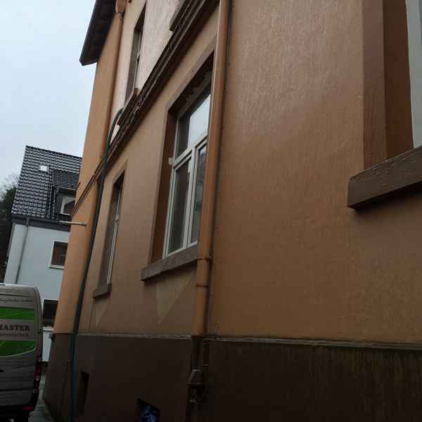 Mehrfamilienhaus mit EPS-Granulat WLG 033 von innen gedämmt.