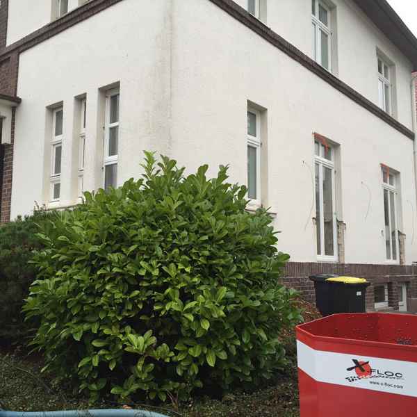 Von innen im Einblasverfahren gedämmte Stadtvilla nach Abschluss der Arbeiten. 