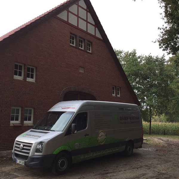 Ungedämmtes doppelschaliges Mauerwerk eines Bauernhauses.