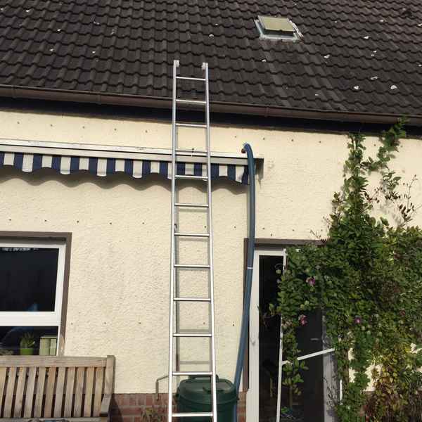 Zweischaliges Mauerwerk mit isofloc Pearl WLG 033 gedämmt.