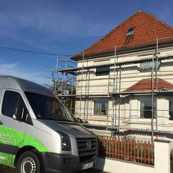 Zweischaliges Mauerwerk mit isofloc Pearl WLG 033 ausgeblasen.