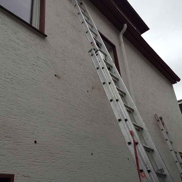 Zweischaliges Mauerwerk mit Steinwolle Paroc BLT7 ausgeblasen.