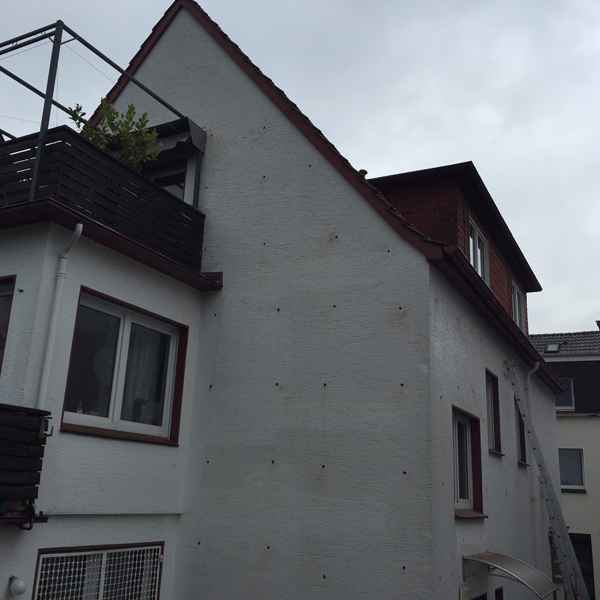 Zweischaliges Mauerwerk mit Steinwolle Paroc BLT7 ausgeblasen.