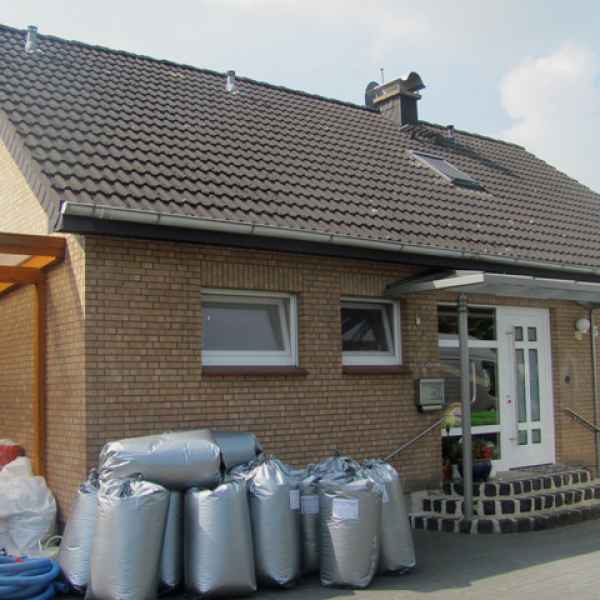 Zweischaliges Mauerwerk mit InnoPerl verfüllt.