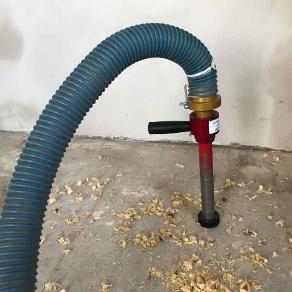 Ausblasen der Kellerdecke mit EPS-Material WLG 033.