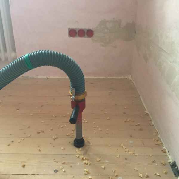 Verfüllung der Kellerdecke mit Supearl EPS Granulat 033.