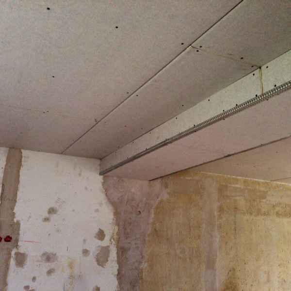 Referenzen in der Kategorie: Dachgeschossausbau / Trockenbau