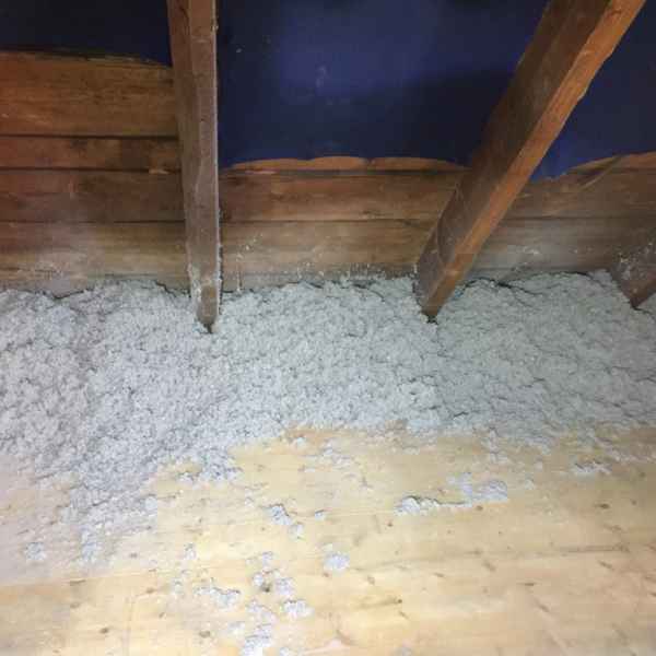 Einfamilienhaus nach Dämmung der Dachschräge mit dem Einblasverfahren.