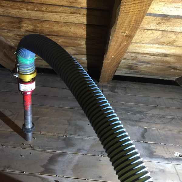 Fertig gedämmte oberste Geschossdecke mit 10cm Dämmschicht.