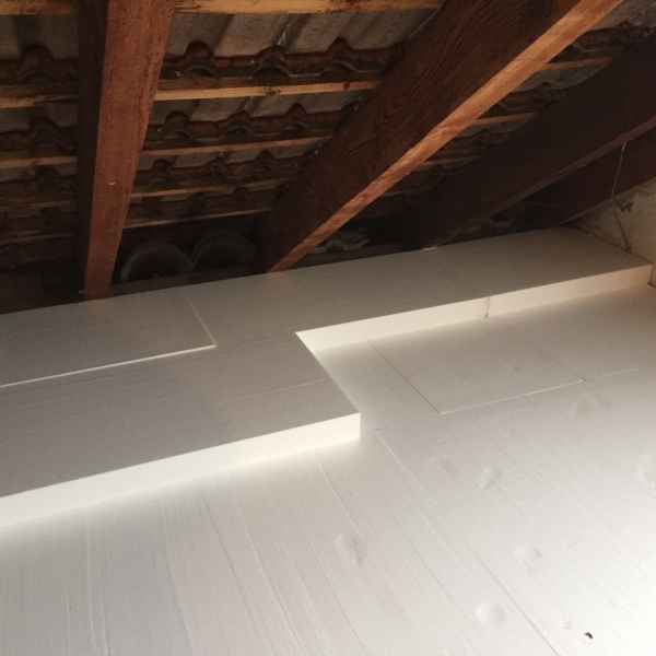 Dämmung der obersten Geschossdecke mit Dämmplatten WLG 035.