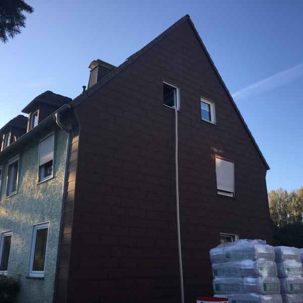 Ungedämmte Betondecke im Mehrfamilienhaus.