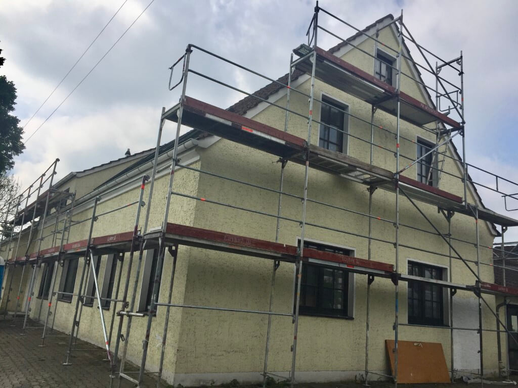 Referenzen in der Kategorie: Außenwand / Kerndämmung